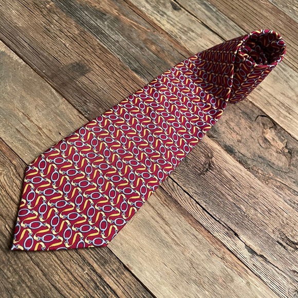 Brooks Basics Red Chain Printed Pure Silk Neck Tie - Picture 2 of 5